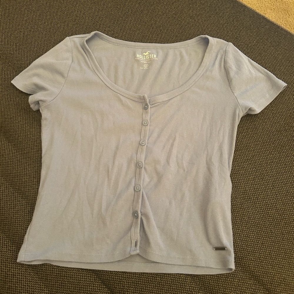 Hollister Women's Light Blue Button-Up Top